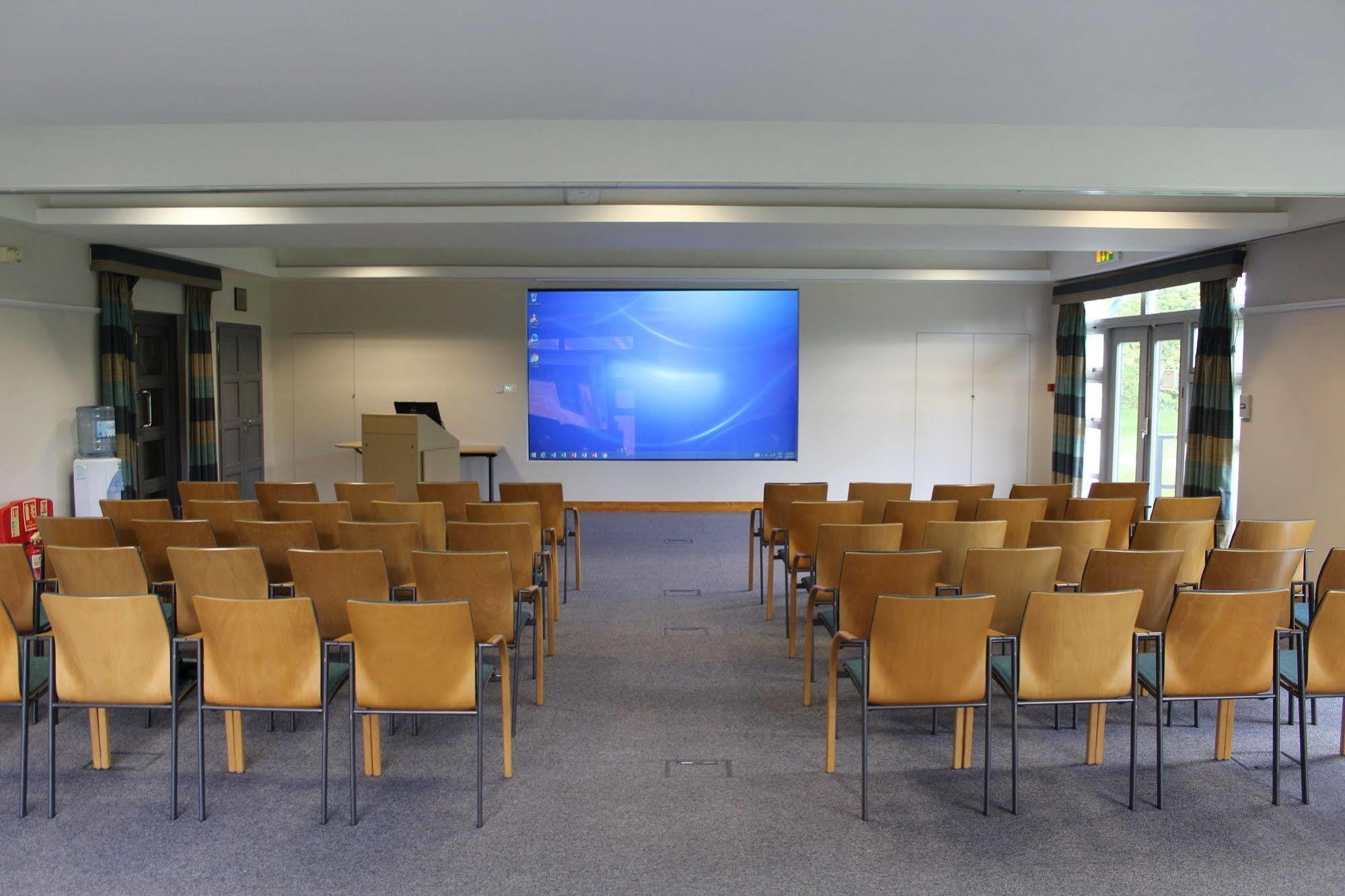 Cim Business Centre Otel Maidenhead Dış mekan fotoğraf
