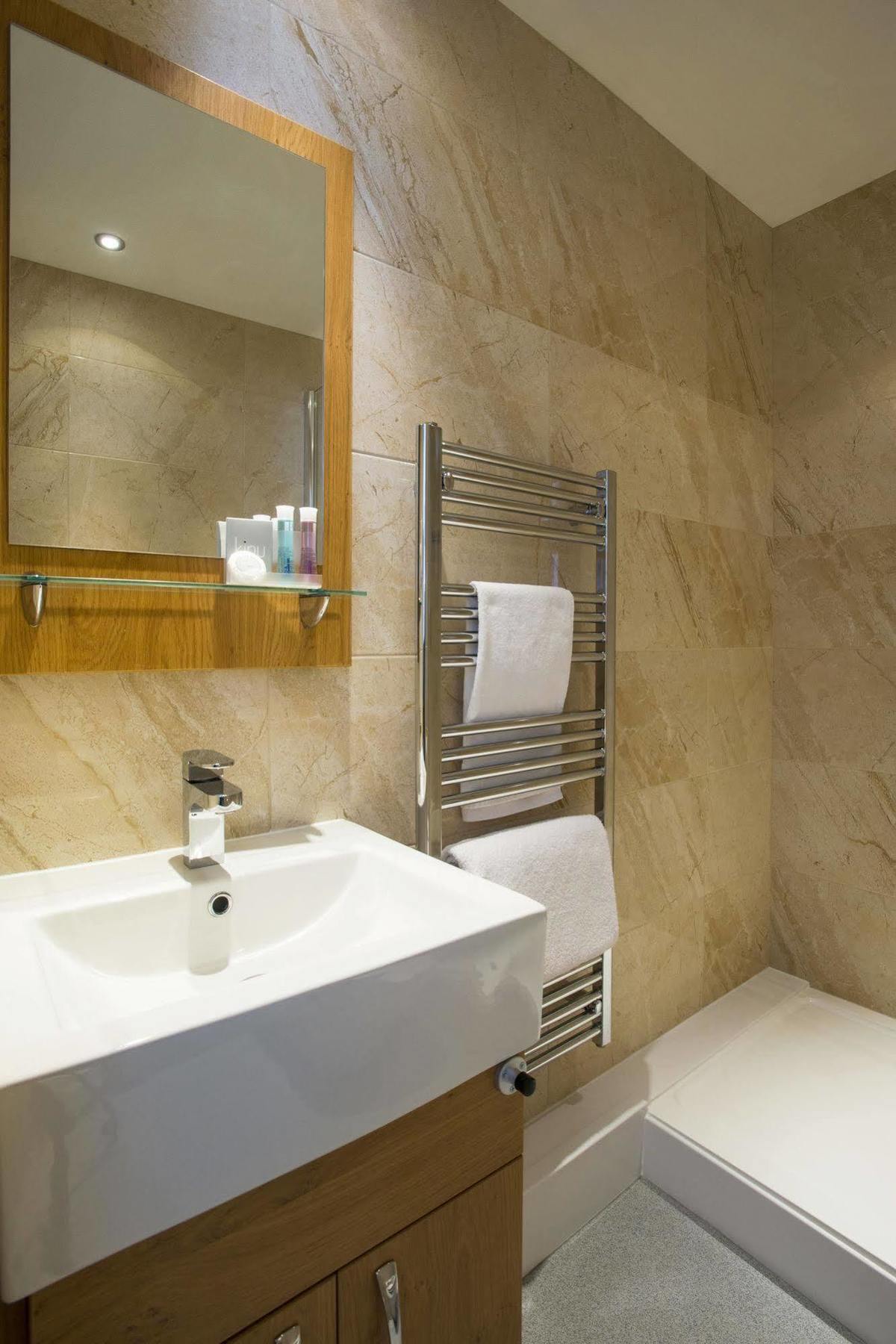 Cim Business Centre Otel Maidenhead Dış mekan fotoğraf
